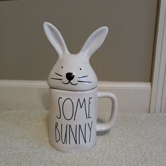 - Rae Dunn Somebunny Loves You Mug with Lid - Picture 1 of 4